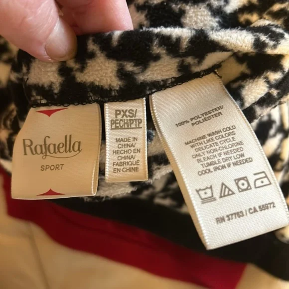 Rafaella Reversible Houndstooth Check Fleece Vest - Picture 3 of 5